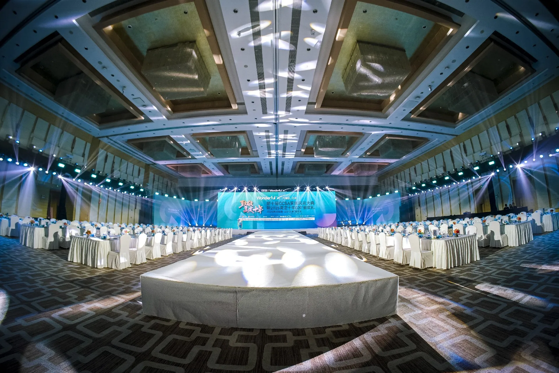 实力加冕 | IWG永特耐荣膺2025年CCSA“高定G20供应链品牌”大奖 实力加冕 | IWG永特耐荣膺2025年CCSA“高定G20供应链品牌”大奖